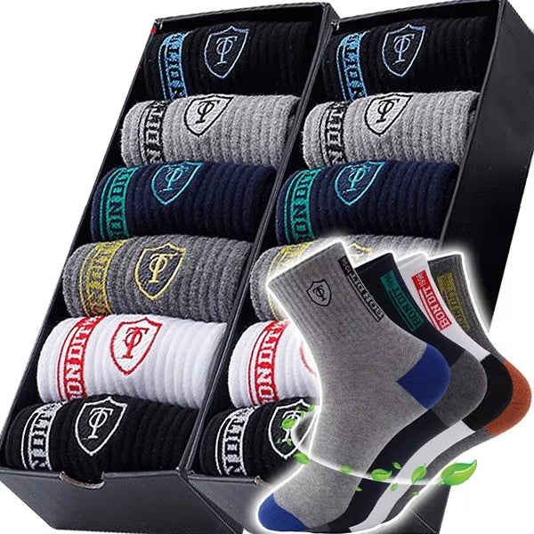 Athletic crew socks in a stylish design, perfect for basketball and other high-intensity sports.