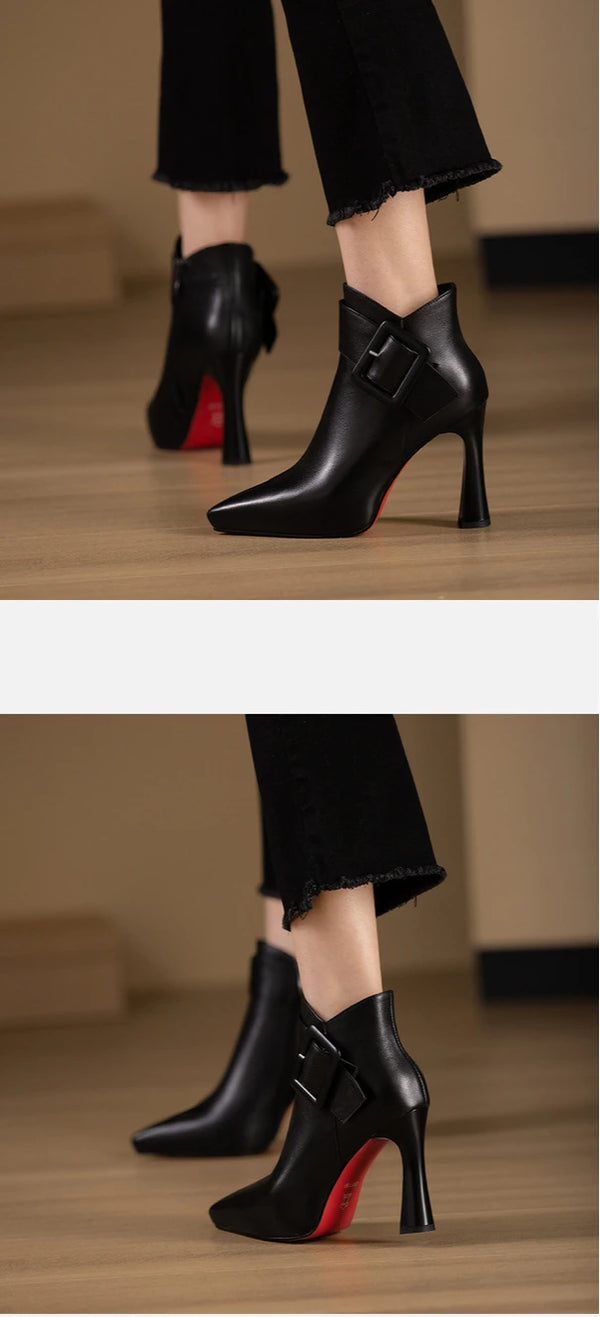 Detail shot of shearling lined insole in pointed toe leather pump