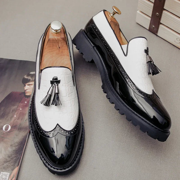 Luxury loafers in black, crafted for elegance and comfort.