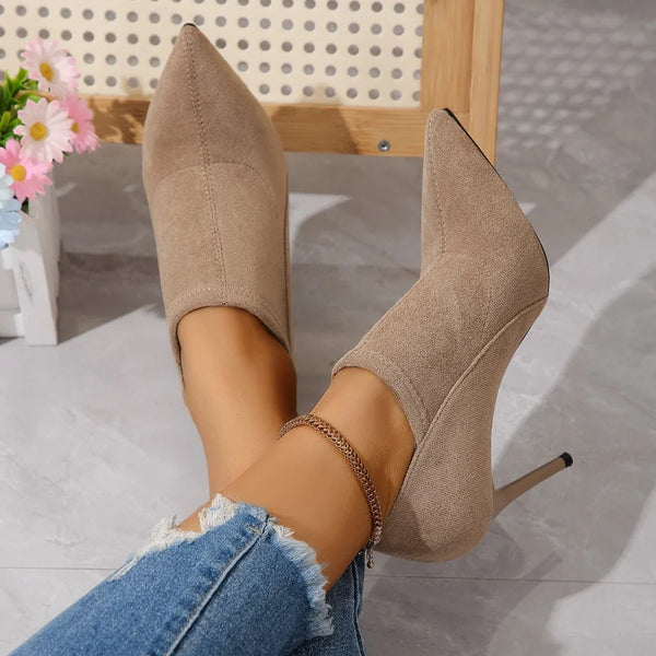 Elegant navy blue slip-on heels with a 5-8 cm thin stiletto heel.