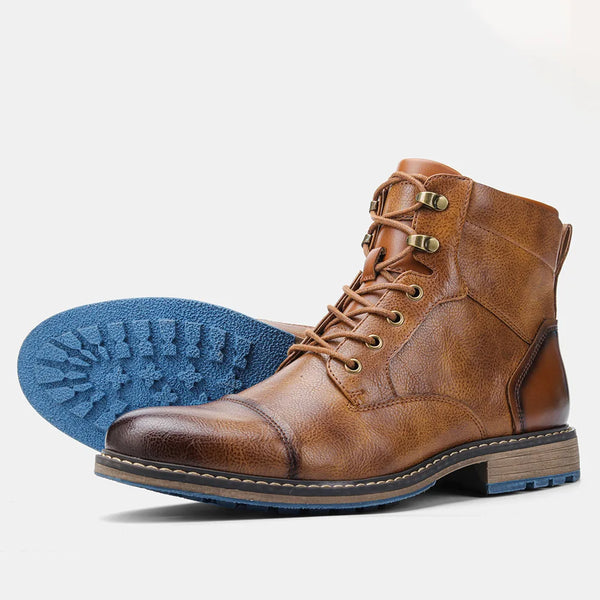 Versatile men's boots with zip closure and cushioned insole for comfort