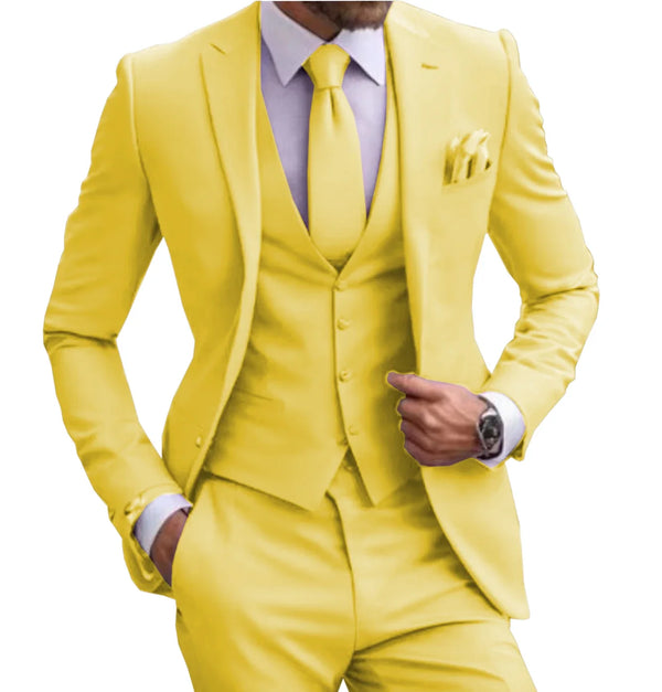 Detail of the vest's fabric in the lilac men's suit, highlighting quality craftsmanship.