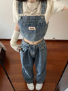 High-waist vintage denim straight-leg jeans for women, featuring a flattering fit and lightweight, durable fabric.