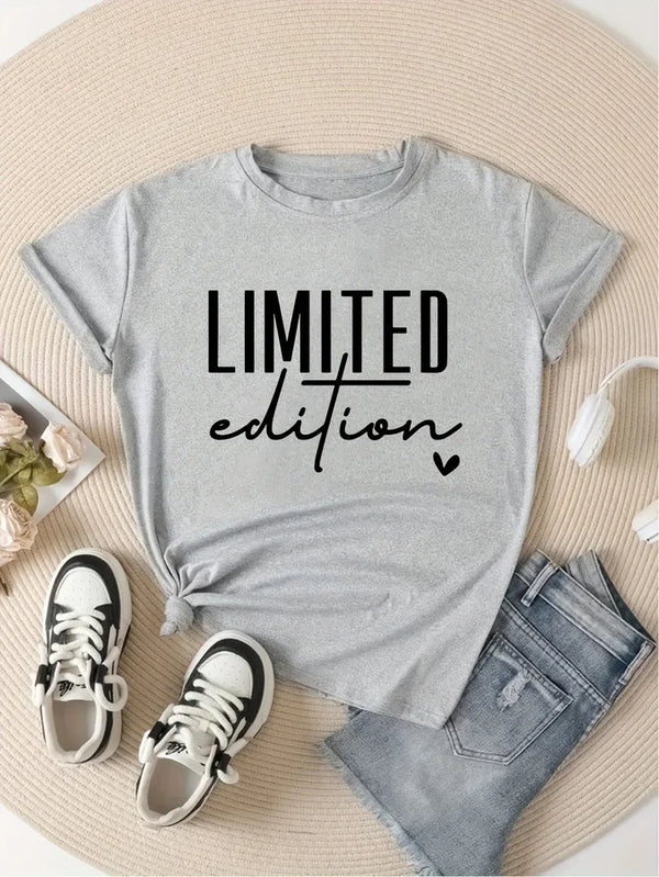 Modern letter print tee in breathable polyester for spring and summer