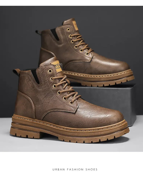 Close-up of the Urban Trailblazer Boots' elastic band for quick transitions.