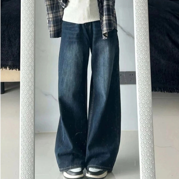 Retro inspired baggy fit jeans with flattering high waistline and comfortable medium stretch fabric