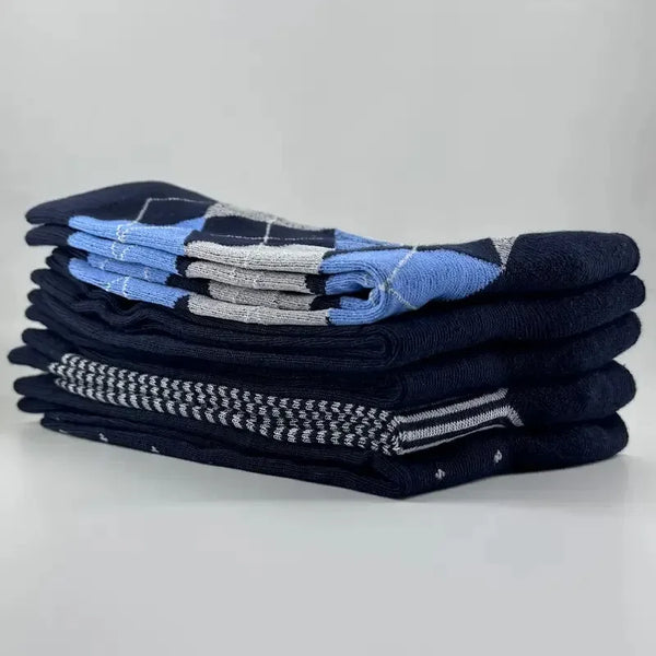 Versatile mid-tube socks in gray, perfect for business attire or casual outings.