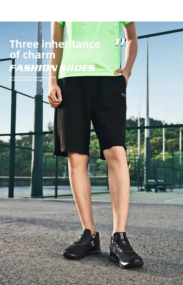 Off-road running shoes featuring secure closure and personalized comfort fit