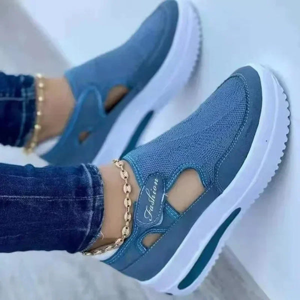 Women's breathable platform sneakers with mesh lining and fabric insole detail