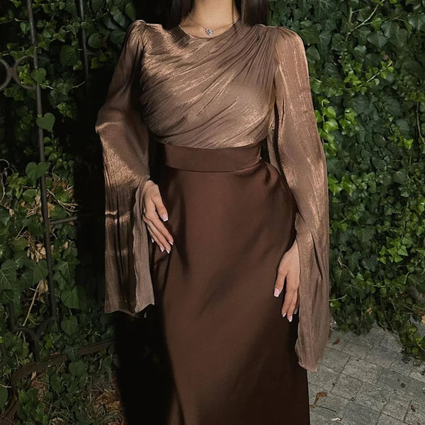 Slim-fit maxi dress in luxurious satin polyester perfect for autumn and winter events