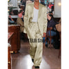 Elegant men's satin two-piece suit in casual fit, perfect for autumn, featuring single-breasted closure and comfortable desig