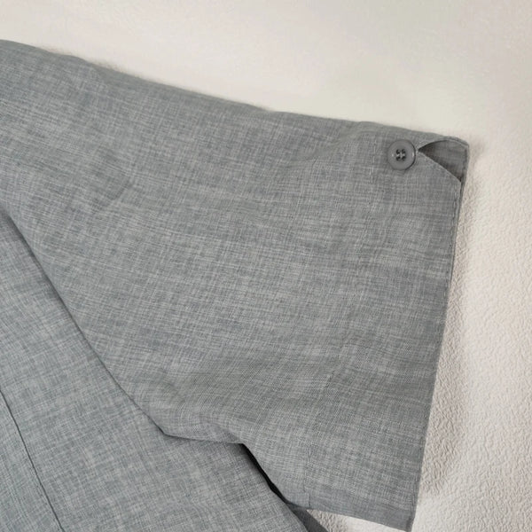 Turn-down collar shirt in lightweight cotton-linen for warm weather wear