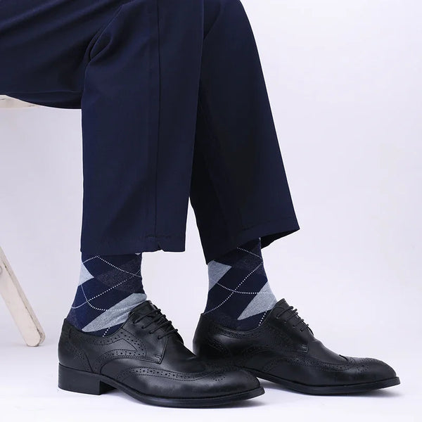 Close-up of breathable polyester blend fabric in men's comfort socks, ensuring all-day freshness.