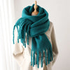 Thick cashmere-feel scarf in vibrant red with stylish tassels.
