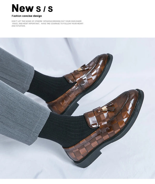 Elegant men's footwear with a pointed toe for formal events.