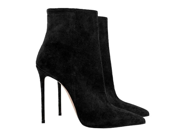 Elegant stiletto boots with a striking silhouette.