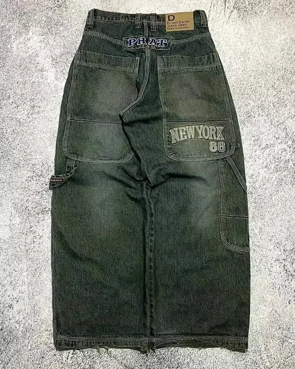 Comfortable jeans with striking embroidery, perfect for all occasions.