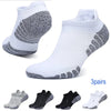 Cushioned comfort socks in black, designed for breathability and shock absorption during runs.