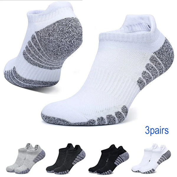 Cushioned comfort socks in black, designed for breathability and shock absorption during runs.