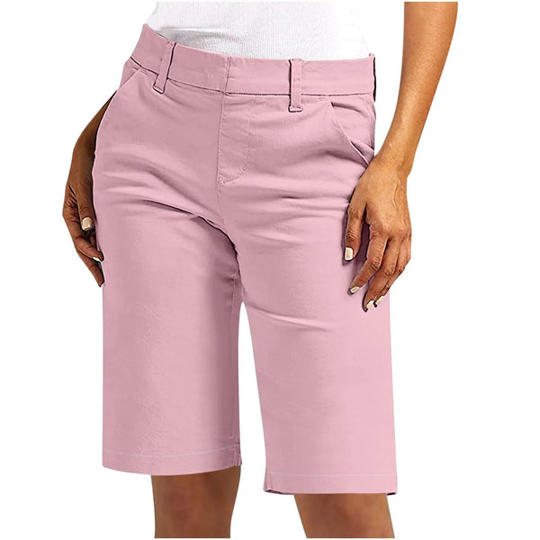 Chino cargo shorts featuring functional pockets and comfortable waistband