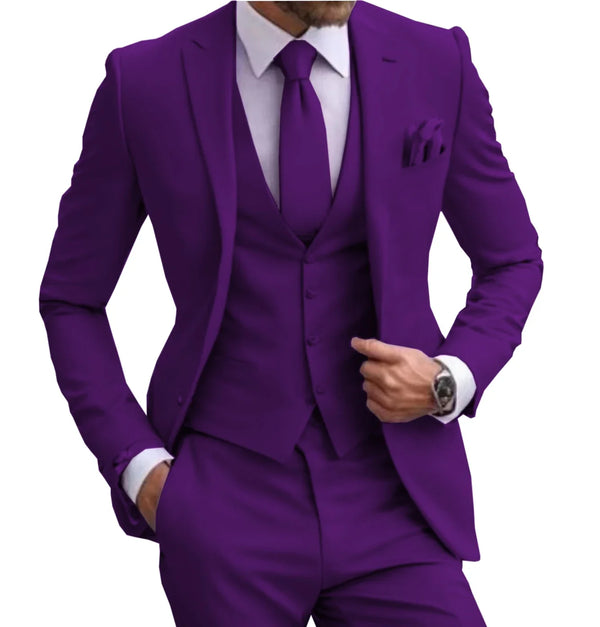 Close-up of the vest's design in the lilac men's suit, highlighting its elegance.