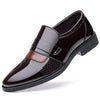 Elegant men's leather Oxford shoes in brown for formal occasions.