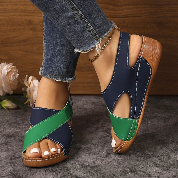 Medium wedge heel sandals with open toe and quick-adjust closure system