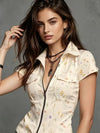 Short sleeve floral print shirt combining denim style with stand collar zipper
