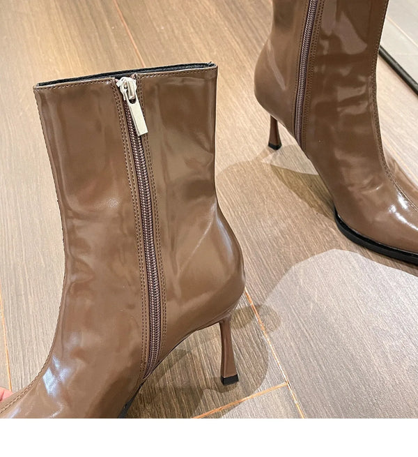 Chic women's ankle boots with zipper, high heel, pointed toe, perfect for autumn and winter fashion, stylish and comfortable.
