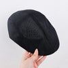 Stylish men's beret in versatile color, perfect for casual or tailored looks.
