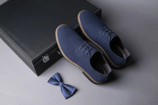 Breathable matte leather shoes for business meetings.