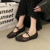 Versatile bow-tied ballet flats with modern square toe perfect for meetings to weekend brunches