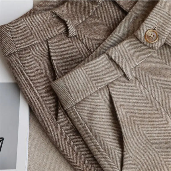 High-waist button suit pants in neutral color with tailored fit and functional pockets for professional wear