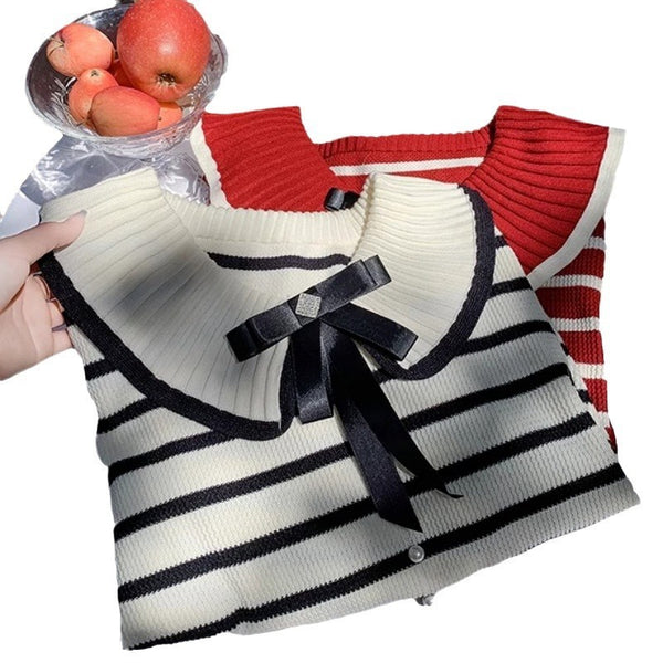 Chic Women's Doll Collar Sweater with Bow Accent in Red and White - Stylish pullover with bow pattern, perfect for versatile outfits.