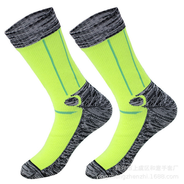 Breathable Nylon Mid-Calf Outdoor Sports Socks in Various Colors – Hiking, Cycling, Skiing – Unisex