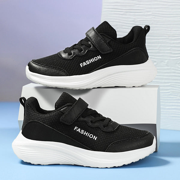 Kids' Breathable Mesh Athletic Shoes in Black for Young Sports Enthusiasts