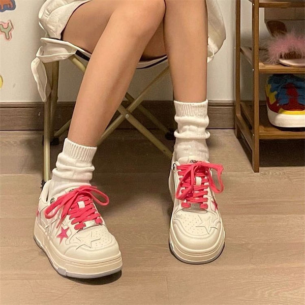 Fashionable Thick Bottom Board Shoes in Black - Stylish Sports Sneakers for Men and Women