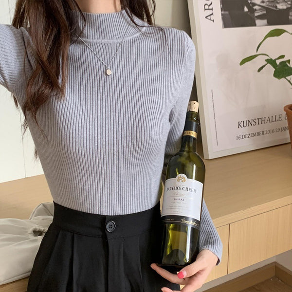 Cozy Women's Turtleneck Wool Pullover, Long-Sleeve Base Shirt - Polyester Knit Fabric for Winter Fashion.